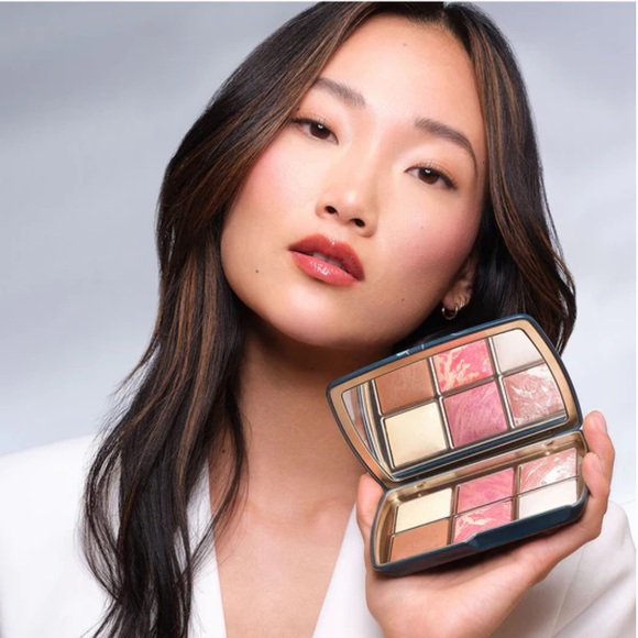 Hourglass Cosmetics Owl - Picture 8 of 11